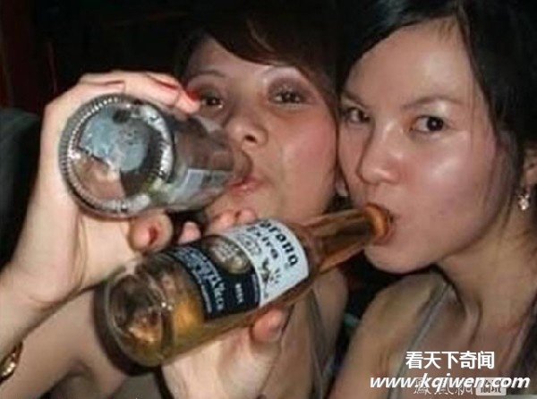 现在的女大学生无比疯狂 野性十足(组图)